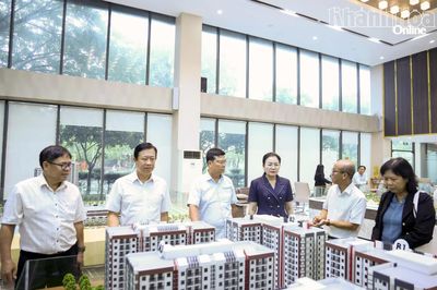 Đoàn giám sát của Thường trực HĐND tỉnh khảo sát việc triển khai các dự án nhà ở xã hội