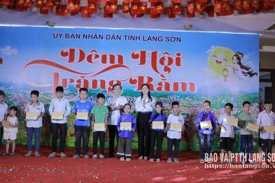 Lãnh đạo UBND tỉnh dự Chương trình “Đêm hội Trăng rằm” năm 2026 tại xã Chiến Thắng
