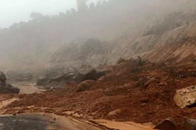 Đèo Gia Bắc trên Quốc lộ 28 sạt lở, các phương tiện tạm thời không lưu thông