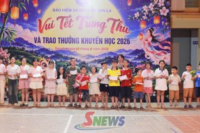 Vui Tết Trung thu và trao thưởng khuyến học cho thiếu nhi