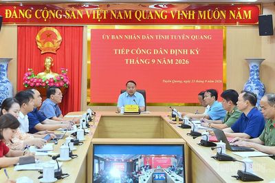 Chủ tịch UBND tỉnh Phan Huy Ngọc tiếp công dân định kỳ tháng 9