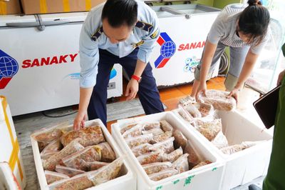 Hà Nội: Phát hiện 240 kg nhân bánh Trung thu không rõ nguồn gốc, quá hạn