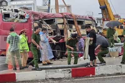 Vụ xe khách va chạm liên hoàn ở Gia Lai: Sức khoẻ người bị thương hiện ra sao?