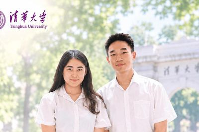 Hai chị em cựu học sinh chuyên Anh cùng giành học bổng vào Đại học Thanh Hoa