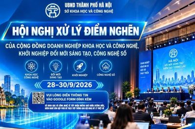 Từ 'quản lý' sang 'phục vụ': Hà Nội tháo gỡ điểm nghẽn, đồng hành cùng doanh nghiệp