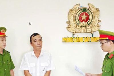 Cán bộ thuế ở Vĩnh Long 'xộ khám' vì xuất khống 441 hóa đơn
