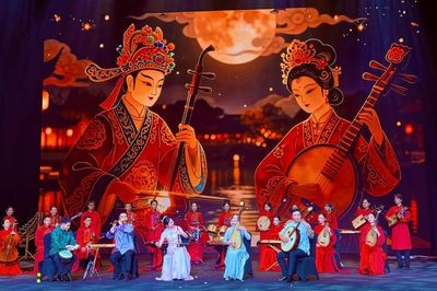 Chung một vầng trăng, thắm tình hữu nghị Việt - Trung