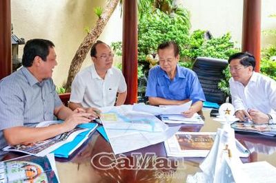 Nguyên Thủ tướng Nguyễn Tấn Dũng gợi mở cho Cà Mau hoàn thiện phương án kiến trúc Đền tưởng niệm Anh hùng liệt sĩ và Người có công