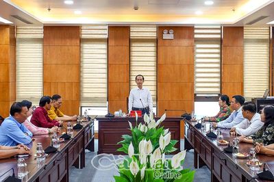 Lãnh đạo tỉnh gặp gỡ các đoàn đại biểu Cà Mau dự đại hội toàn quốc