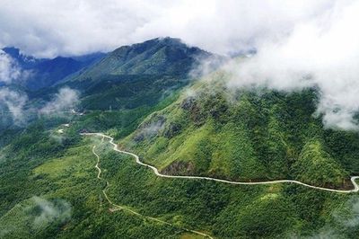 Vẻ đẹp như tiên cảnh của 'vua đèo' dài nhất Việt Nam