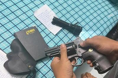 Bắt đối tượng cho vay lãi nặng, thu giữ thêm súng đạn, dao kiếm