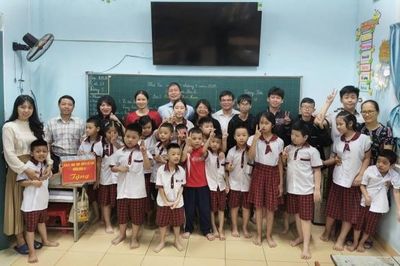 Tp. Huế: Ấm áp Trung thu cùng trẻ em khuyết tật, hoàn cảnh đặc biệt tại Hương An