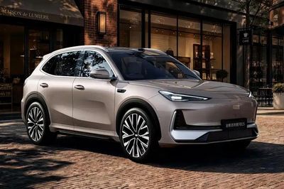 Geely EX5 mới: SUV điện với công suất 329 mã lực và phạm vi hoạt động 635 km