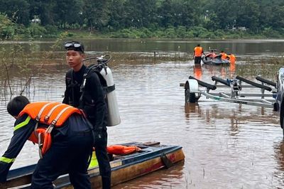 Tìm kiếm người nghi bị lũ cuốn mất tích ở Đồng Nai