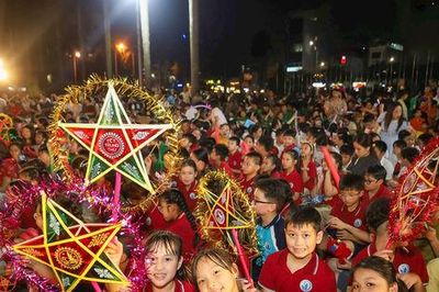 Rộn ràng Tết Trung thu, ngập tràn tiếng cười trẻ thơ