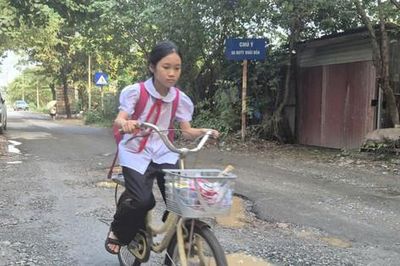 Xã Ô Diên: Sớm khắc phục những đoạn đường xuống cấp, nguy cơ mất an toàn