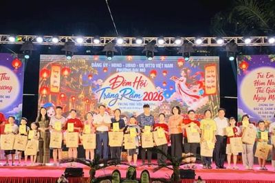 Ấm áp đêm hội Trăng rằm tại phường Đại Mỗ