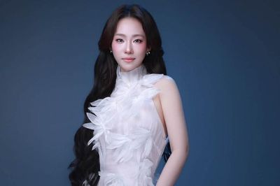 Lương Bích Hữu nhan sắc 'thời gian bỏ quên' ở tuổi U50