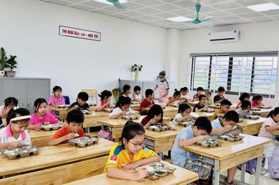 Hà Nội đề xuất tăng mức trần tiền ăn bán trú lên 50.000 đồng/học sinh/ngày