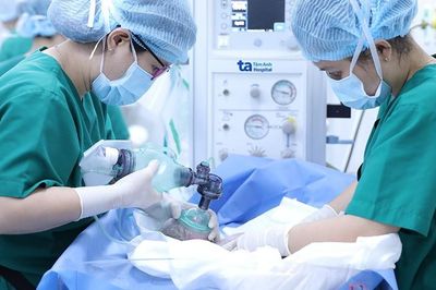 Thai phụ 30 tuổi tiền sản giật nặng, mẹ con nguy kịch khi sinh non ở tuần 31