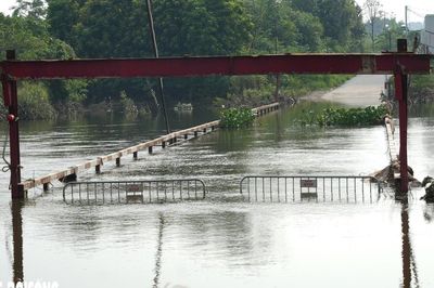 Dự án cầu nối 2 xã Hà Nội 'đắp chiếu' do không có mặt bằng thi công