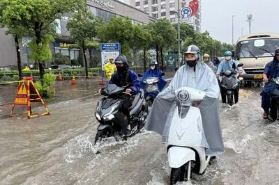 Cảnh báo mưa dông mạnh khu vực nội thành Hà Nội