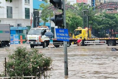 Tiếp tục cảnh báo mưa dông mạnh khu vực nội thành Hà Nội