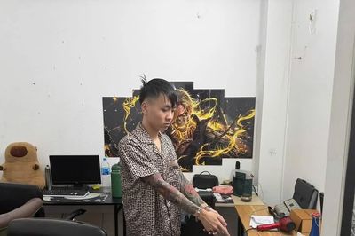 Dùng kiếm đe dọa, ép viết giấy nợ 2,4 triệu đồng