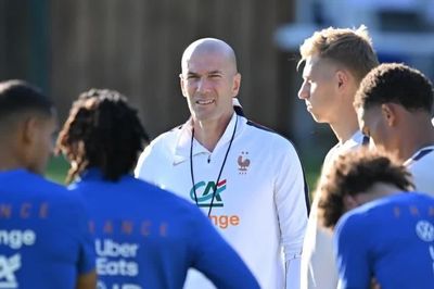 Ngay trước trận ra mắt, HLV Zidane cải tổ mạnh tuyển Pháp