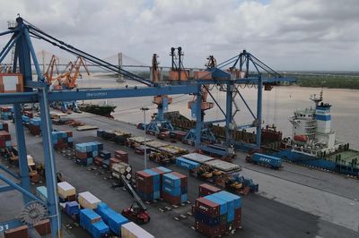 Gỡ 'nút thắt' kết nối trong logistics