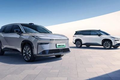 Đến lượt Toyota làm xe điện EREV