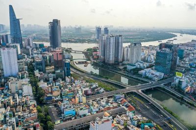 Giải 'bài toán ngược' thoát bẫy thu nhập trung bình