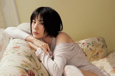 'Mỹ nhân đẹp nhất thế giới' giữa lúc vướng tranh cãi