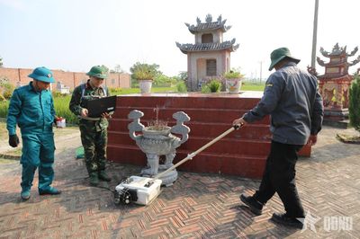 Khảo sát khu vực nghi có mộ tập thể liệt sĩ bằng thiết bị radar xuyên đất tại Hải Phòng