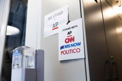 Thẩm phán yêu cầu chính quyền Trump khôi phục quyền tiếp cận Nhà Trắng cho CNN, MS NOW và Politico