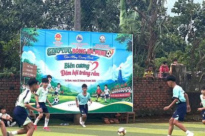 Niềm vui từ những trái bóng mới
