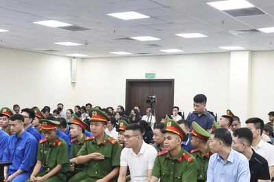 Cựu Chi cục trưởng nhận hối lộ tiền tỷ bởi doanh nghiệp 'tự nguyện'