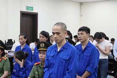 Đường dây buôn lậu 900 tỷ và vận chuyển 500 triệu USD ra nước ngoài