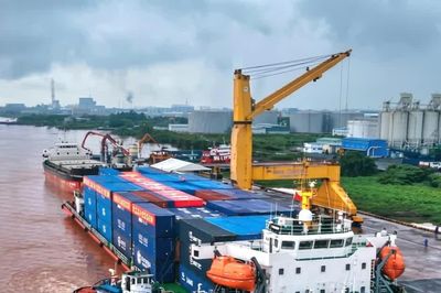 Chuyến tàu đầu tiên qua 'kênh đào thế kỷ' Trung Quốc về Cần Thơ