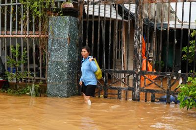 Người phụ nữ kể khoảnh khắc nước tràn vào nhà như thác trong đêm