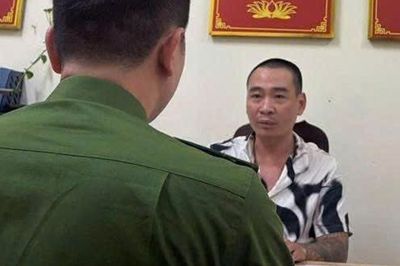 Người đàn ông khai lý do đập vỡ hai gương chiếu hậu ô tô ở Hà Nội
