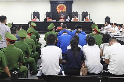 Cựu chi cục trưởng khai về chủ trương nhận tiền 'chi phí ngoài' từ doanh nghiệp