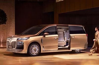 'Chuyên cơ mặt đất' công suất 761 mã lực, siêu tiết kiệm xăng, giá hơn 1,6 tỷ đồng