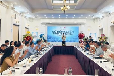 Tọa đàm “Gỡ điểm nghẽn chuyển đổi số quốc gia”