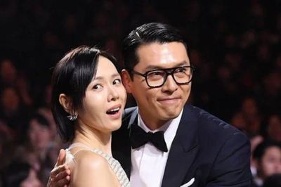 Son Ye Jin phản ứng khi bị Hyun Bin 'bắt gặp' thân mật với Ji Chang Wook trong phim