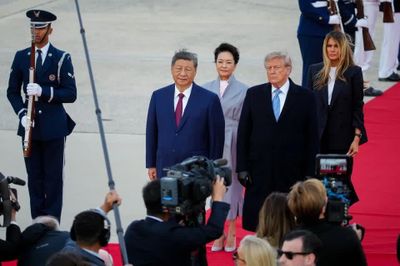 ÔngTrump đích thân đến sân bay đón ông Tập, Mỹ-Trung gia hạn đình chiến thương mại