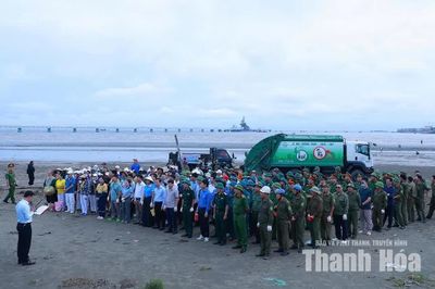Phường Nghi Sơn ra quân dọn vệ sinh môi trường và thiết lập trật tự công cộng, trật tự đô thị