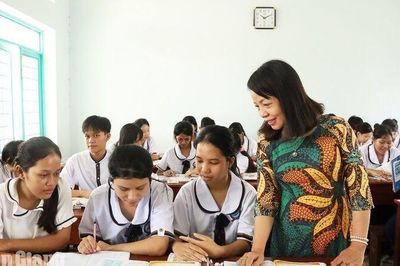Ổn định tổ chức, bảo đảm hoạt động dạy học sau sắp xếp trường