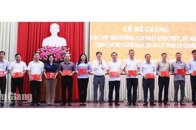 159 cán bộ An Giang hoàn thành lớp bồi dưỡng