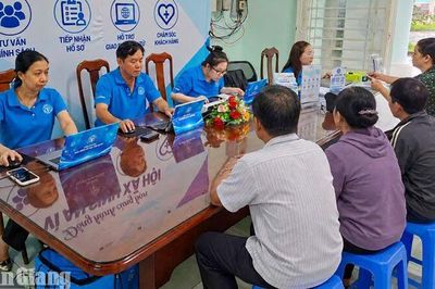 Đưa dịch vụ bảo hiểm xã hội đến gần người dân ở Mỹ Thới
